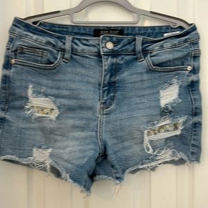 Judy blue denim shorts size large